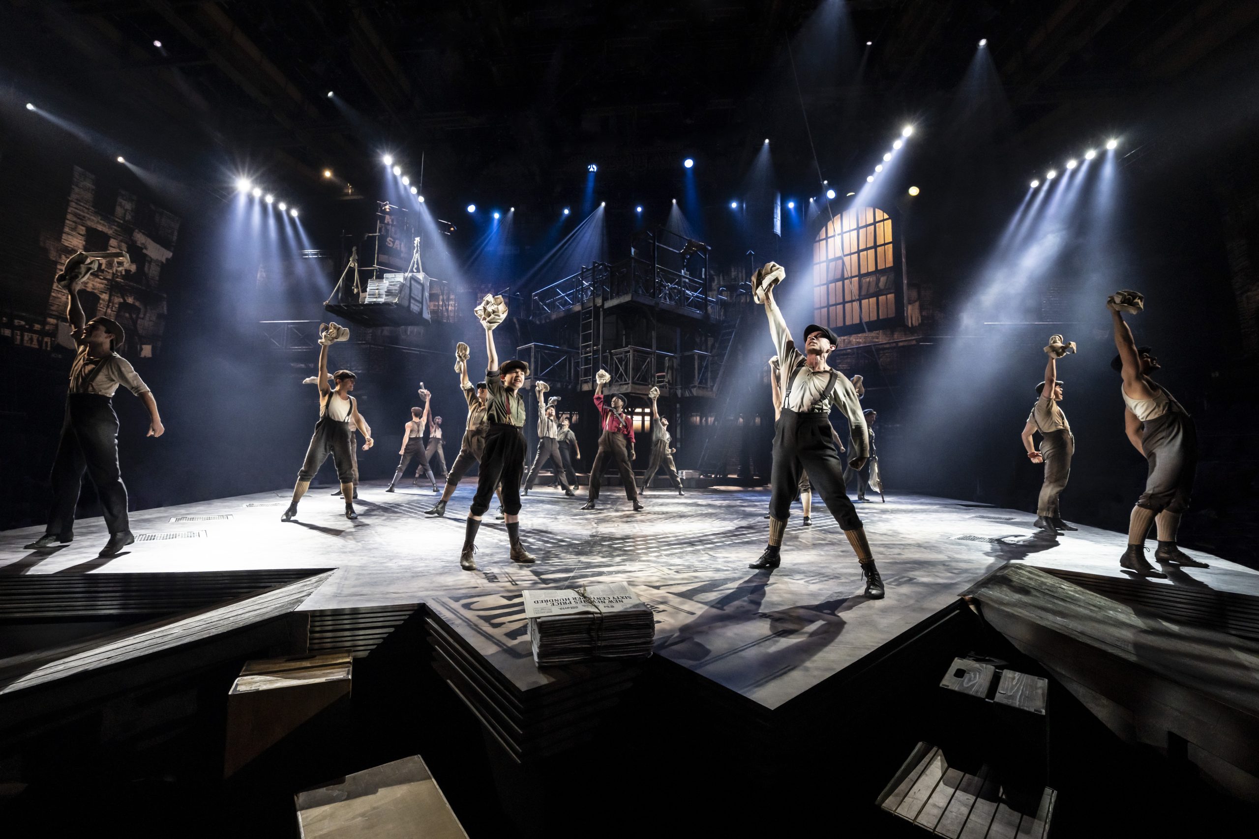 The cast of Disney's NEWSIES, credit Johan Persson