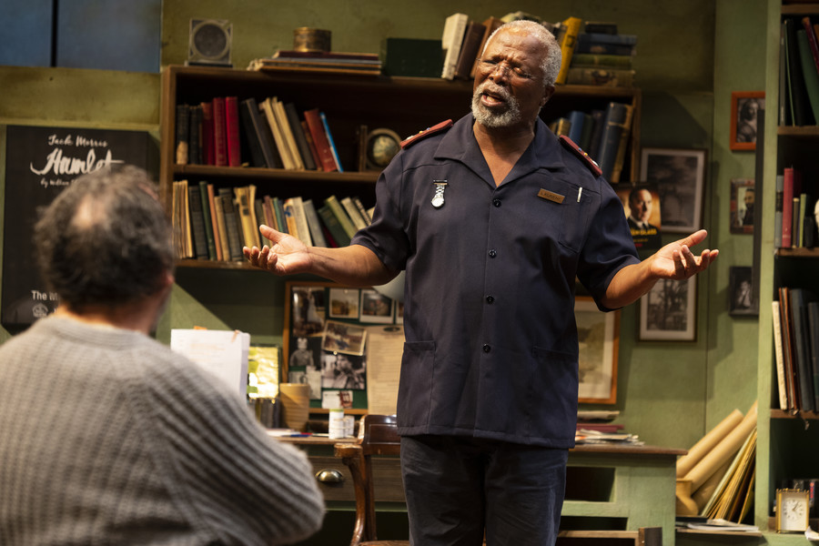 John Kani Kunene and the King Photo by Ellie Kurttz (c) RSC