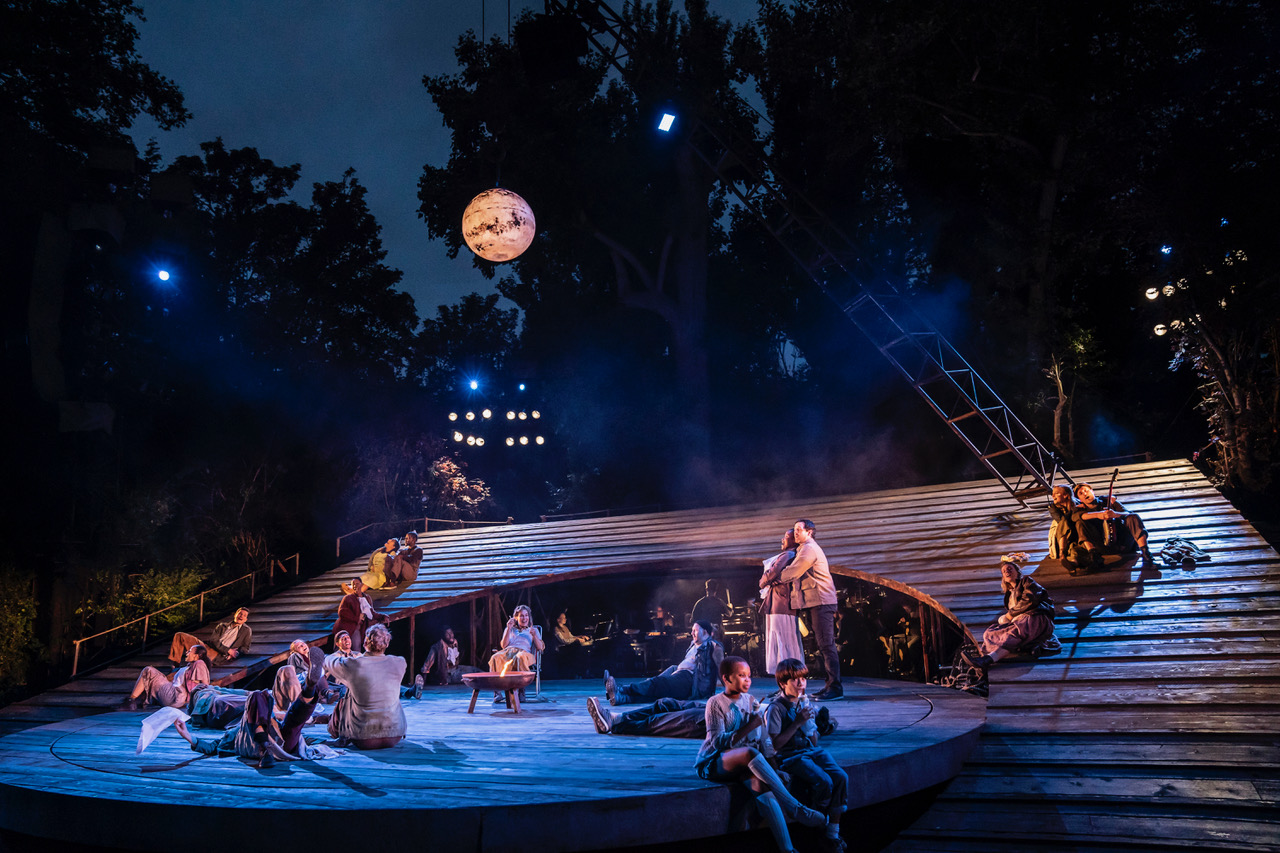 A Real Nice Clam Bake. The Company of Carousel at Regent's Park Open Air Theatre. Photo by Johan Persson