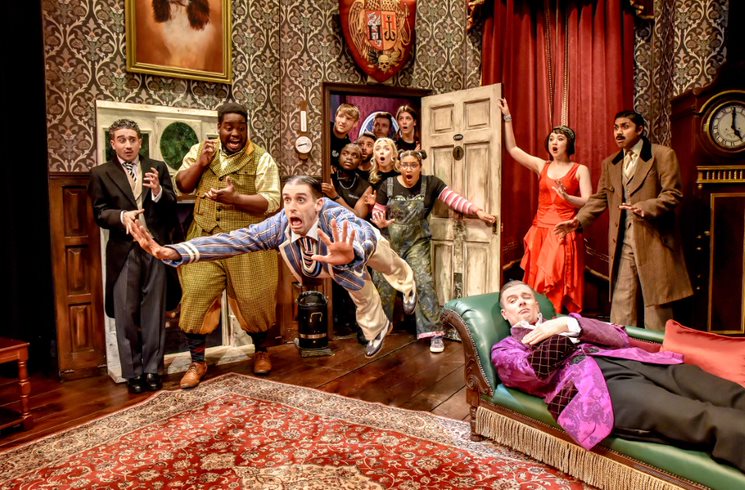 The Company The Play that Goes Wrong (c) Robert Day