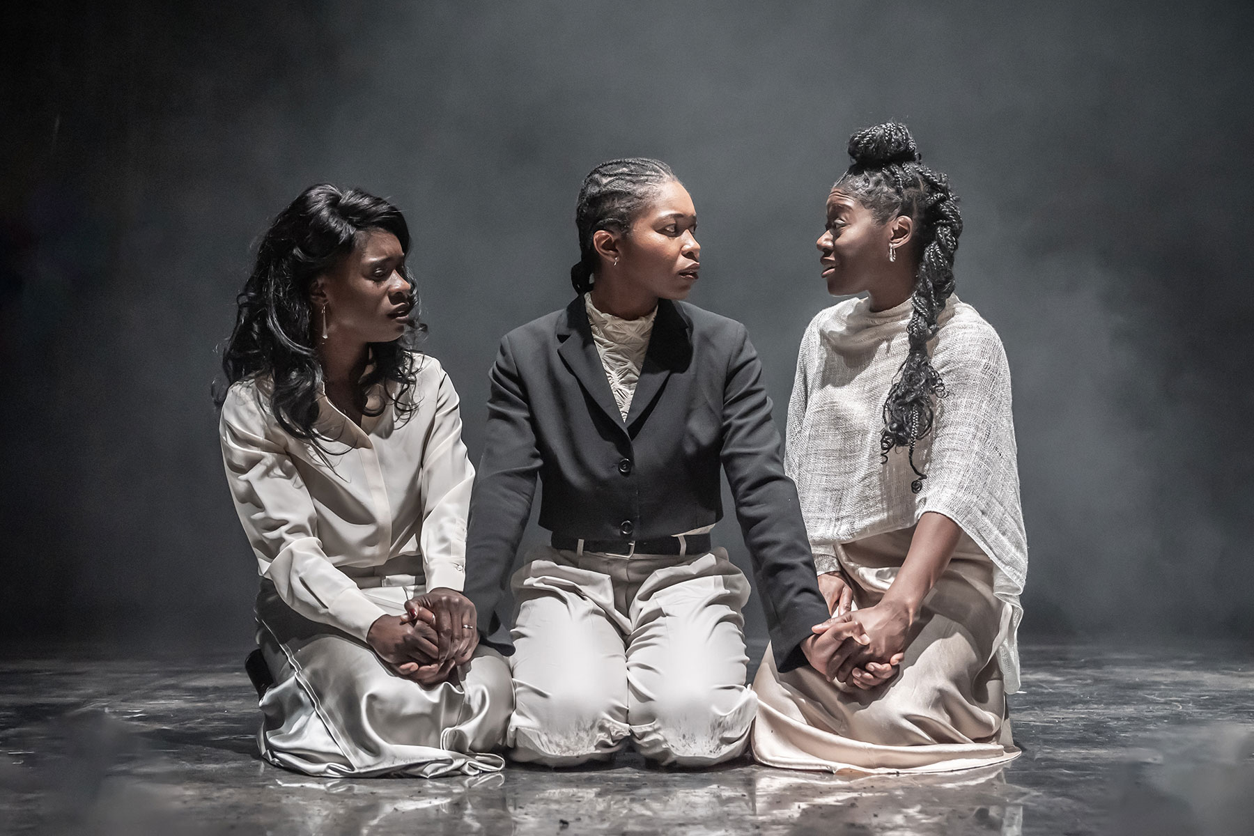 Almeida Theatre King Lear Faith Omole, Gloria Obianyo and Akiya Henry Credit. Marc Brenner