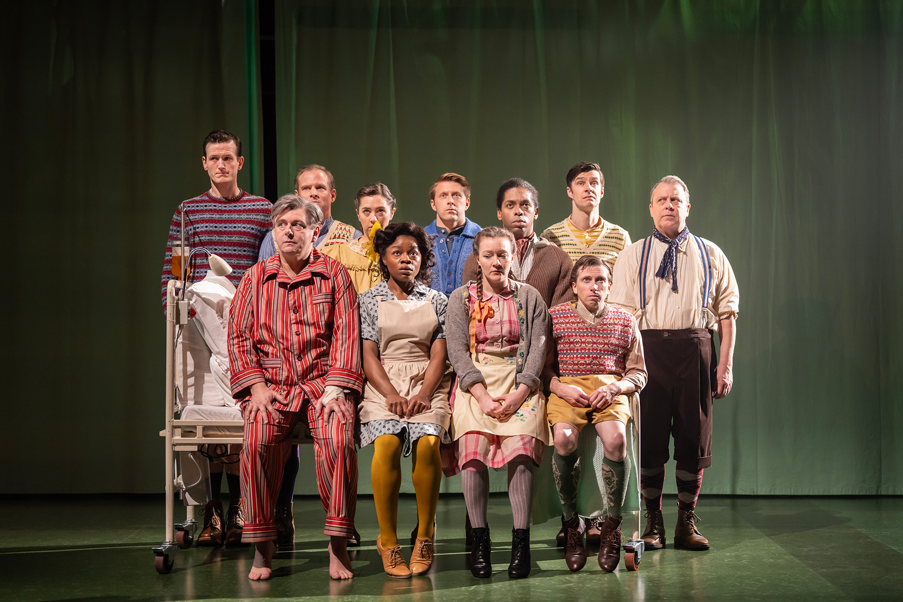 Nye cast at the National Theatre (c) Johan Persson