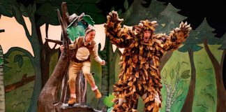The Gruffalo by Julia Donaldson – review Eloise Warboys (Mouse) and David Scotland (The Gruffalo) - Credit © Mark Senio