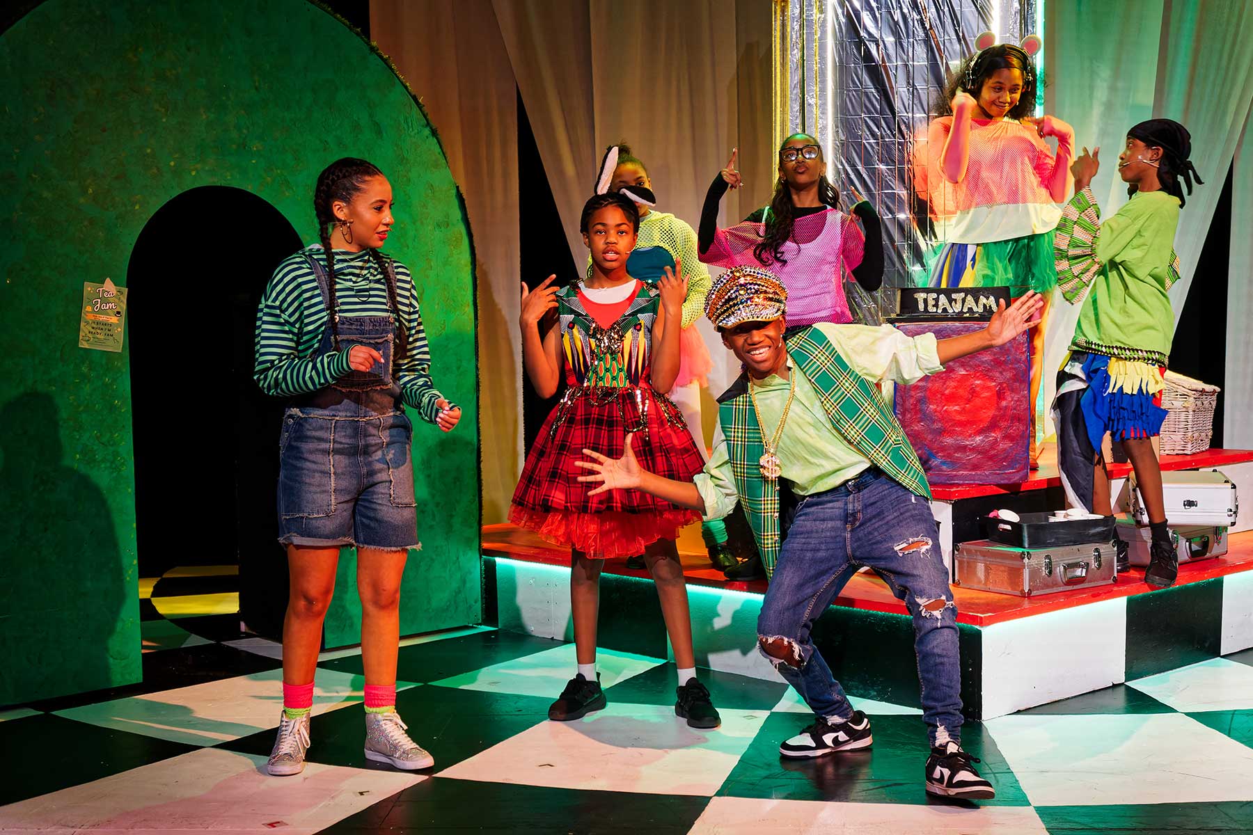 Alice in Wonderland, Theatre Peckham (c) Ahmed Kamara