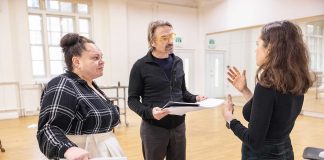 KEALA SETTLE AND HAL FOWLER STAR IN A NEW RE-IMAGINING OF MRS. PRESIDENT Mrs President Rehearsals 2026 Pamela Raith Photography (L-R Keala Settle, Hal Fowler and director Bronagh Lagan)