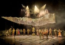 War Horse – review Cast of War Horse 2026 at the National Theatre (c) Brinkhoff-Moegenburg